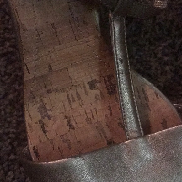 Gold and cork wedge sandal - Picture 3 of 4